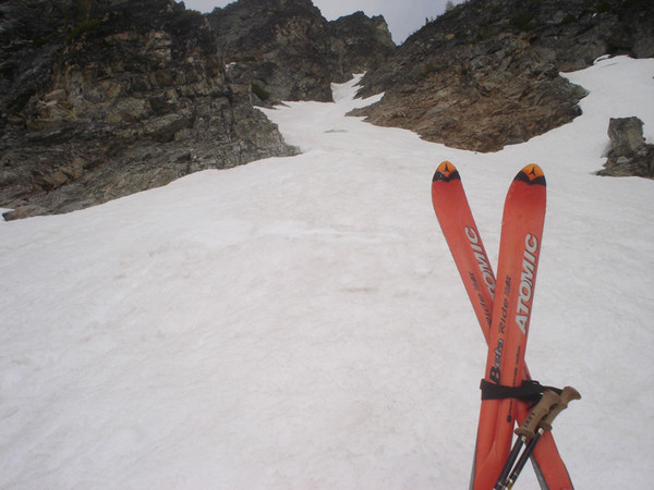 skis_gully.jpg